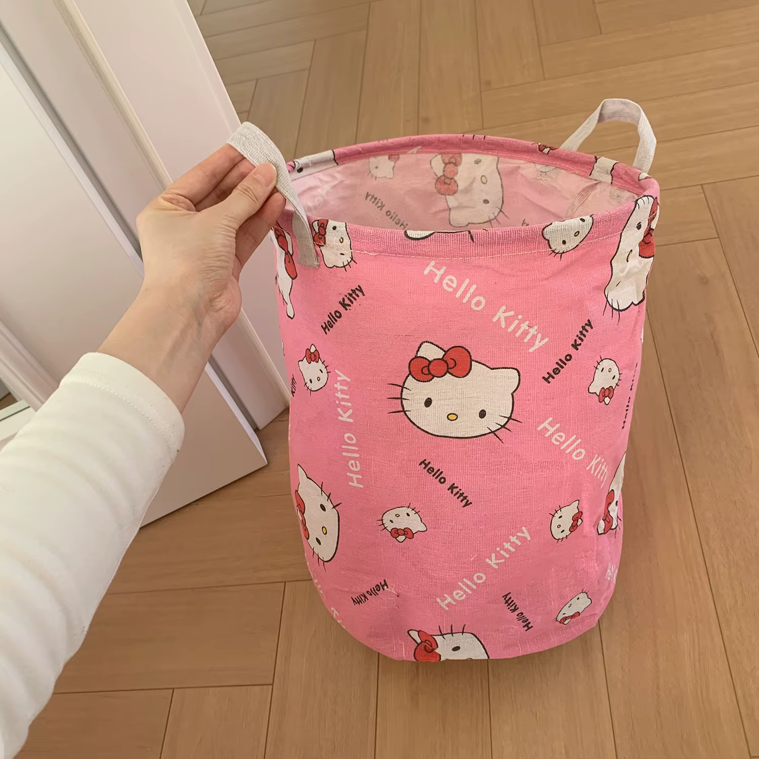 Panier de rangement domestique HelloKitty, accessoire de dessin animé, pour articles divers, indispensable pour la maison