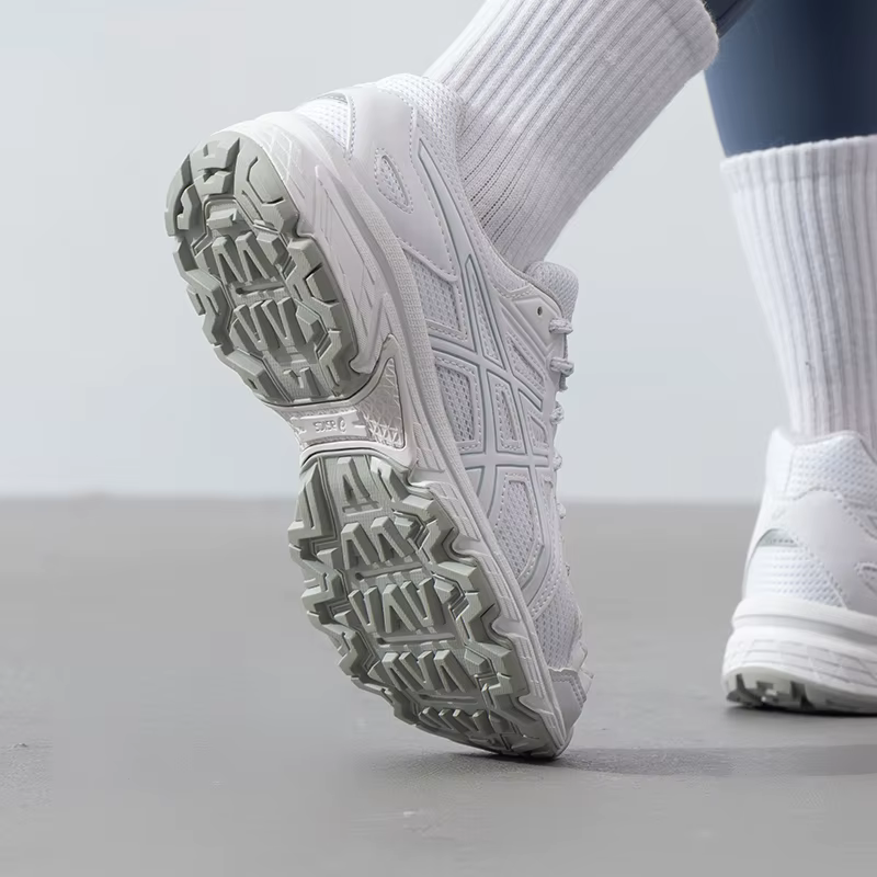 Asics Chaussures de course pour femmes Jog 100t (2E)