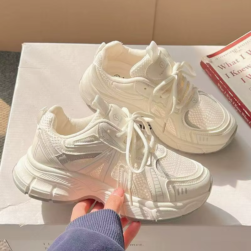 2026 Baskets et chaussures plates vulcanisées pour femmes