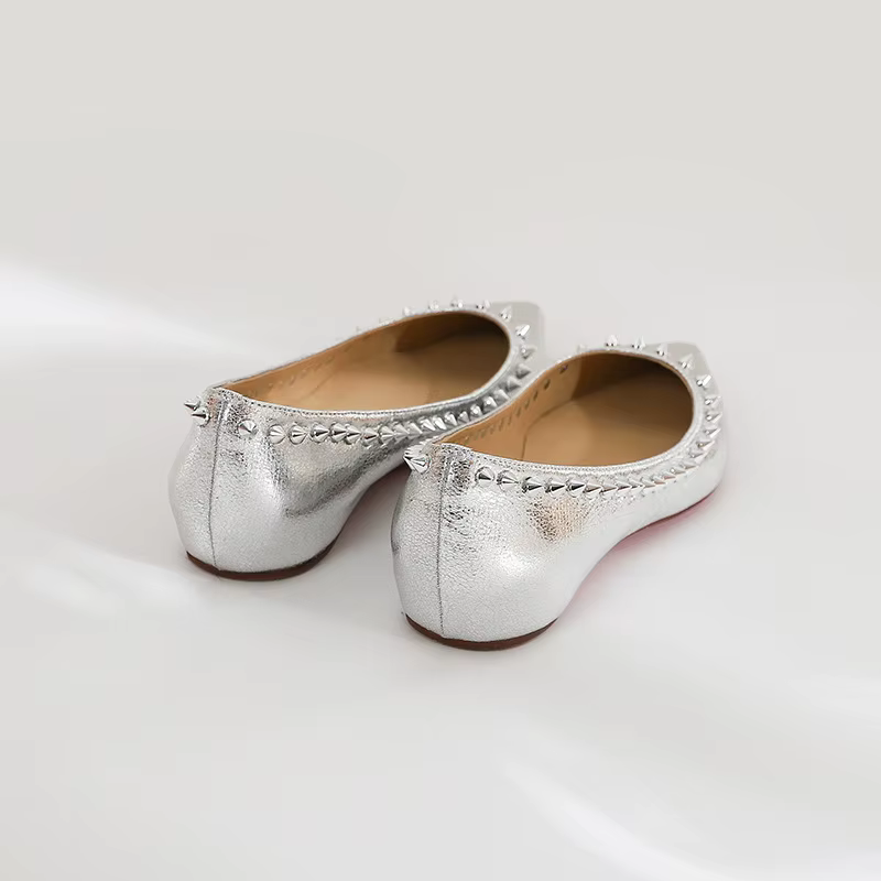 2025 printemps polyvalent pointu peu profond riveté semelle plate chaussures simples