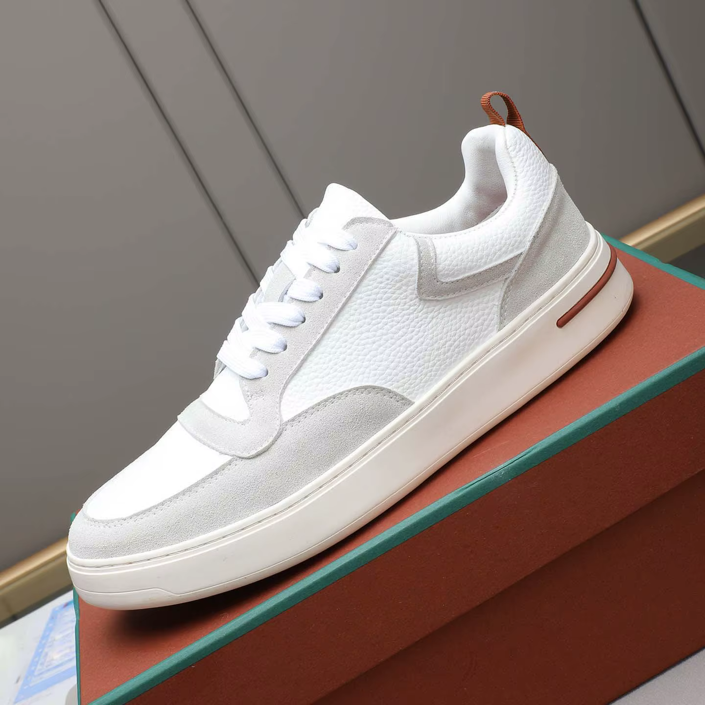 Baskets basses tendance pour hommes en cuir respirant
