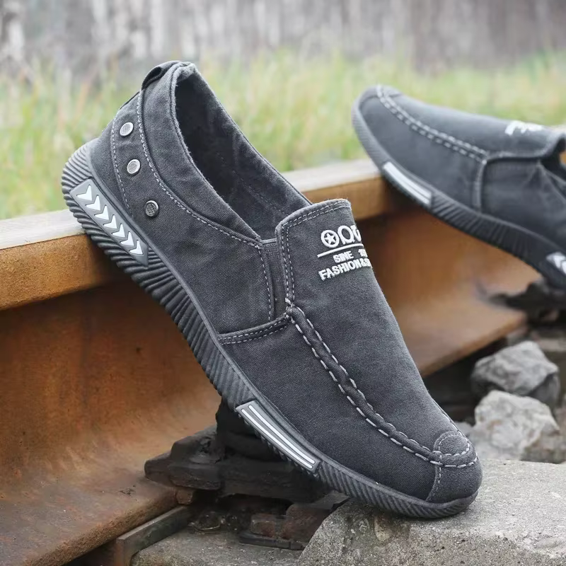 Denim hommes toile chaussures sans lacet baskets mâle pour l'été 2025 nouveau mocassin de conduite en plein air à la