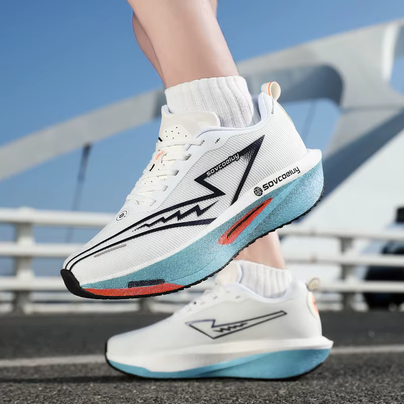 Nouvelles chaussures de course à pied avec plaque en carbone