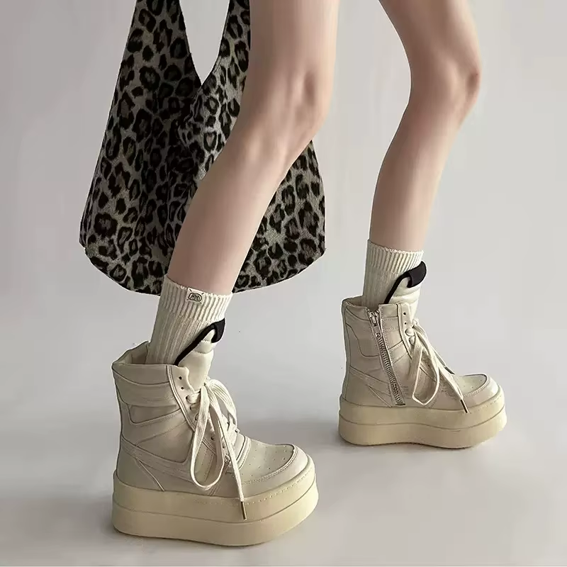 Chaussures montantes pour femmes