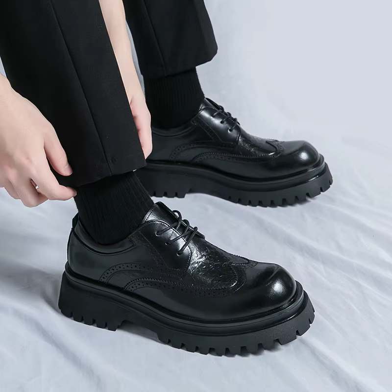 Chaussures formelles en cuir verni pour hommes
