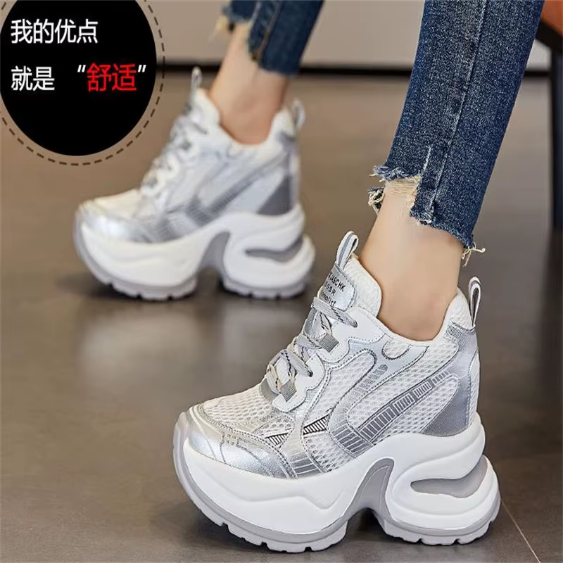 Baskets compensées vulcanisées en cuir véritable et maille synthétique de 12 cm pour femme – Idéales printemps