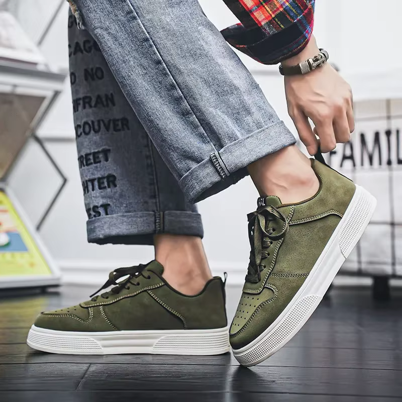 Pas cher vert homme baskets urbaines grande taille 48 plate-forme hommes chaussures de skateboard Harajuku coupe basse mâle Skate chaussure Zapatos Hombre