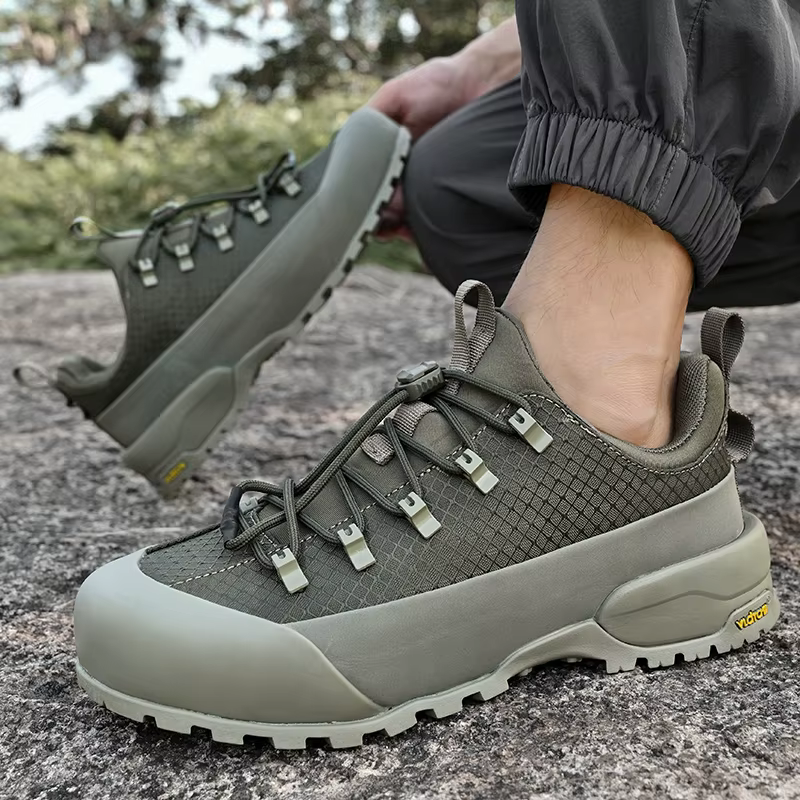 2025 nouvelles chaussures d'alpinisme