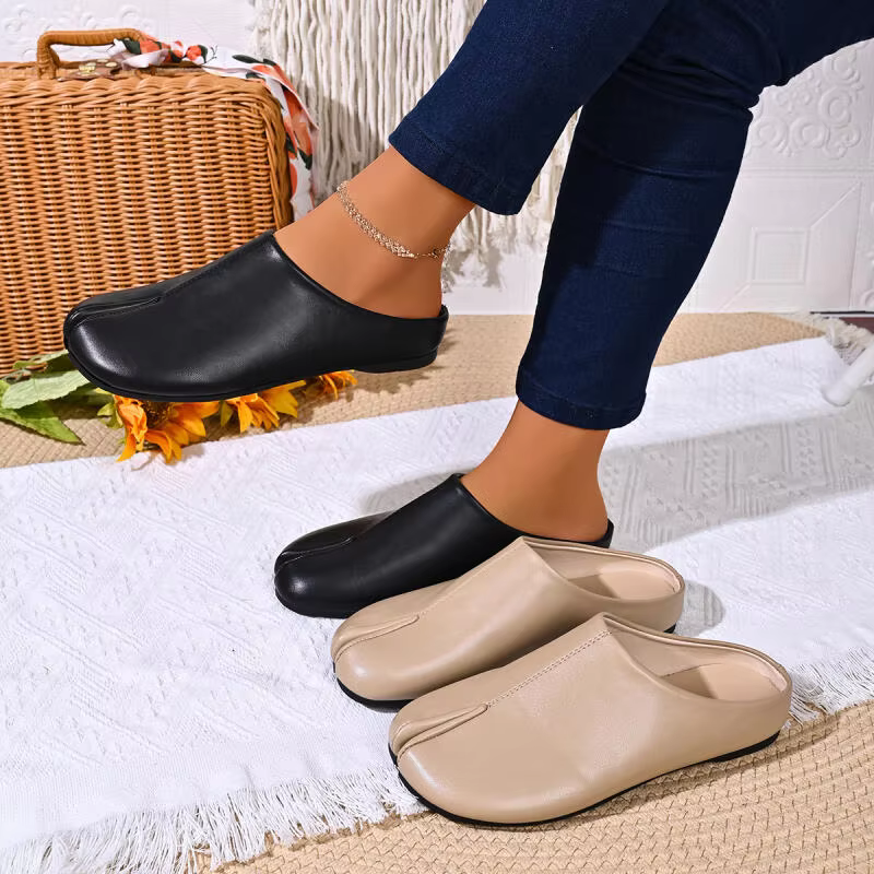 Chaussures Tabi Noires de Marque pour Femme – Collection Été-Automne 2026 – Mules Confortables à Talon Plat – Chaussons