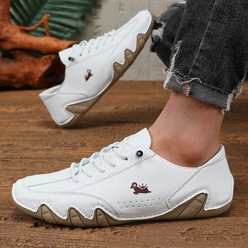 Printemps hommes coupe basse en cuir Sneaker mocassins à semelles souples anti-dérapant fond plat chaussures décontractées grande taille Zapatillas Para Hombre 2025