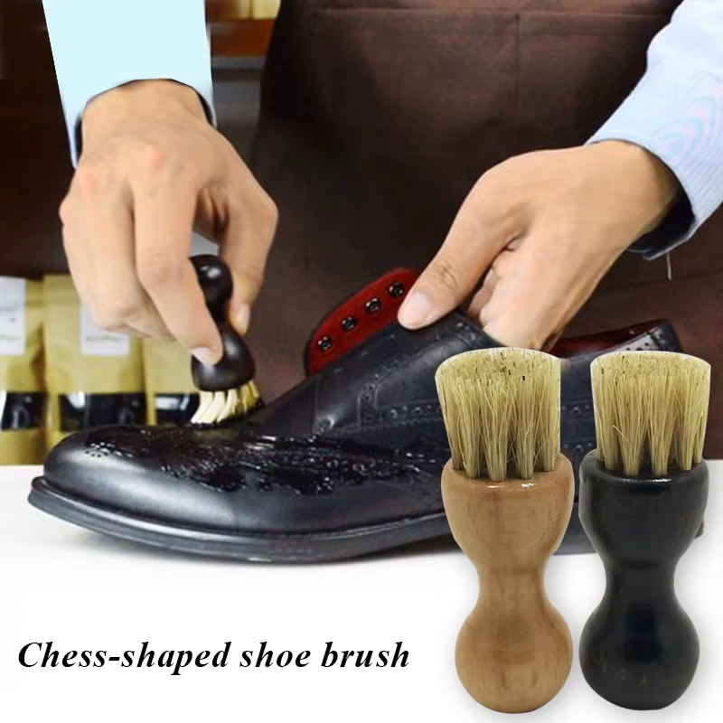Brosse à chaussures en cuir