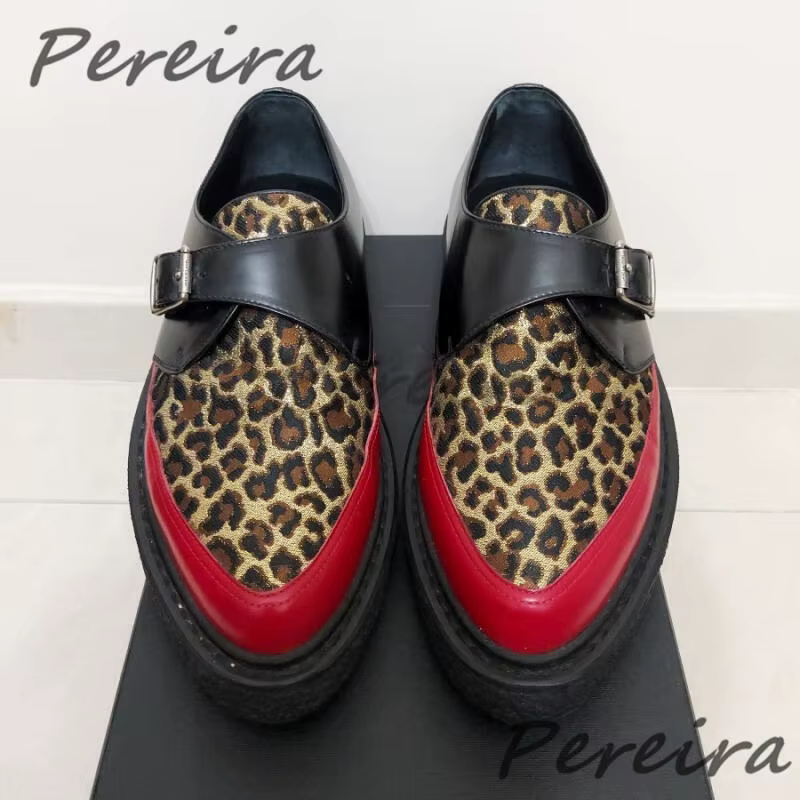Chaussures Derby en cuir rouge brillant à lacets