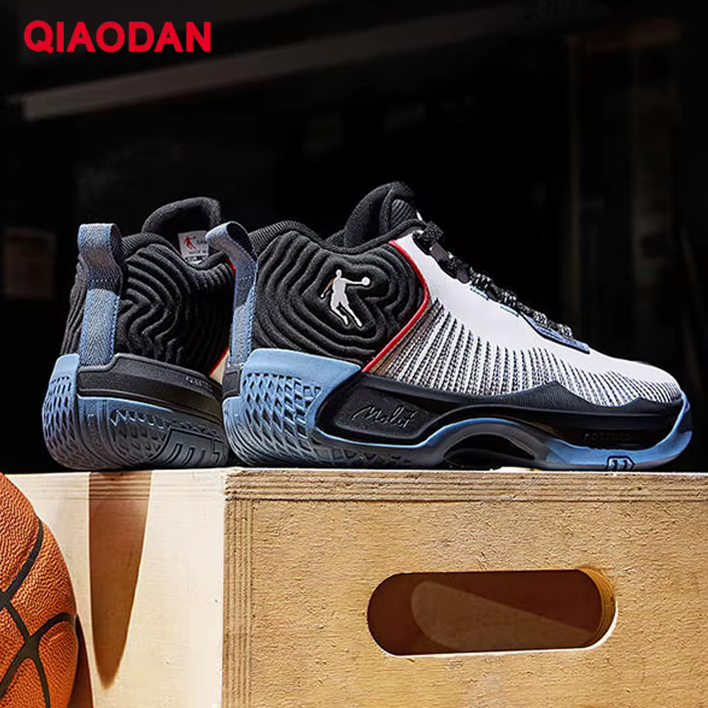 Chaussures de basketball QIAODAN pour hommes 2026 – Nouvelles baskets montantes en cuir légères et antidérapantes pour