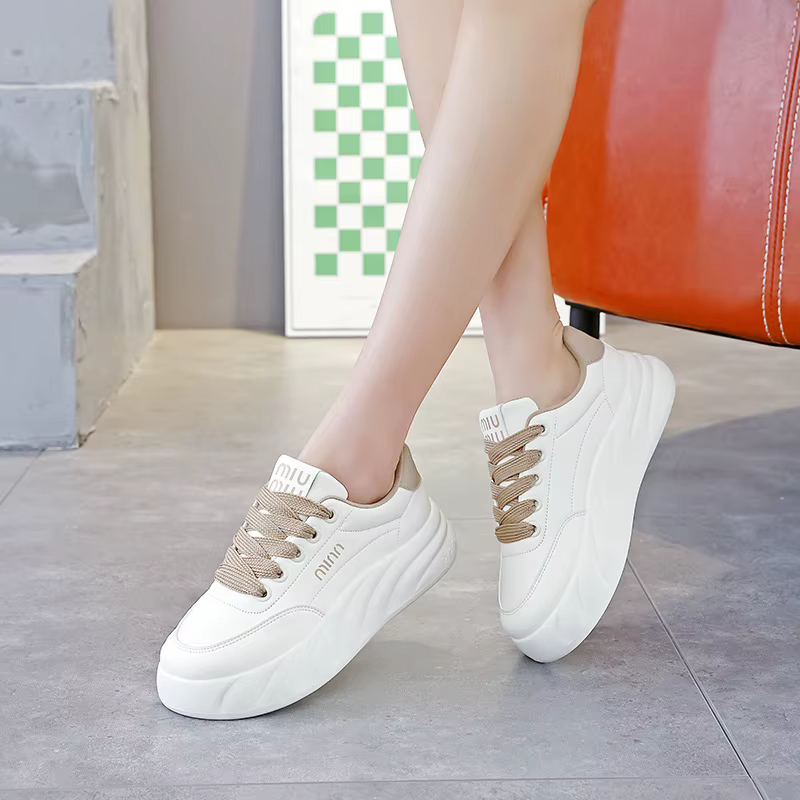 Chaussures blanches à semelle épaisse pour femmes
