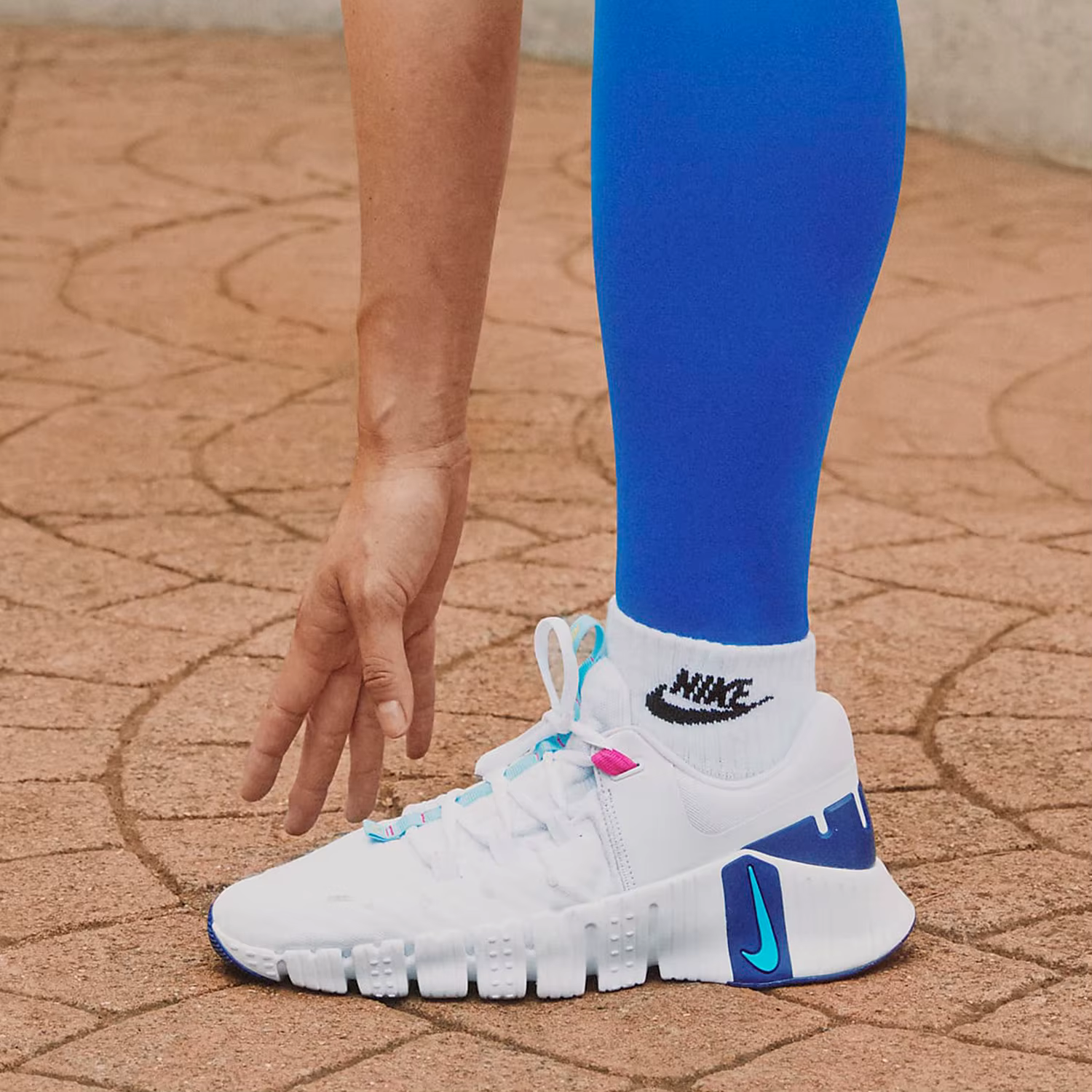 Nike Authentic Free Metcon 5 Chaussures de sport respirantes pour femmes DV3950-103