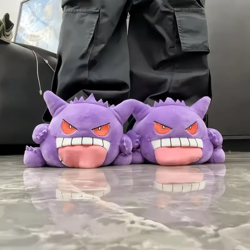 Pantoufles Poke Gengar avec design amusant de langue dégagée