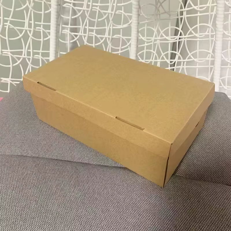 Boîtes à chaussures en carton