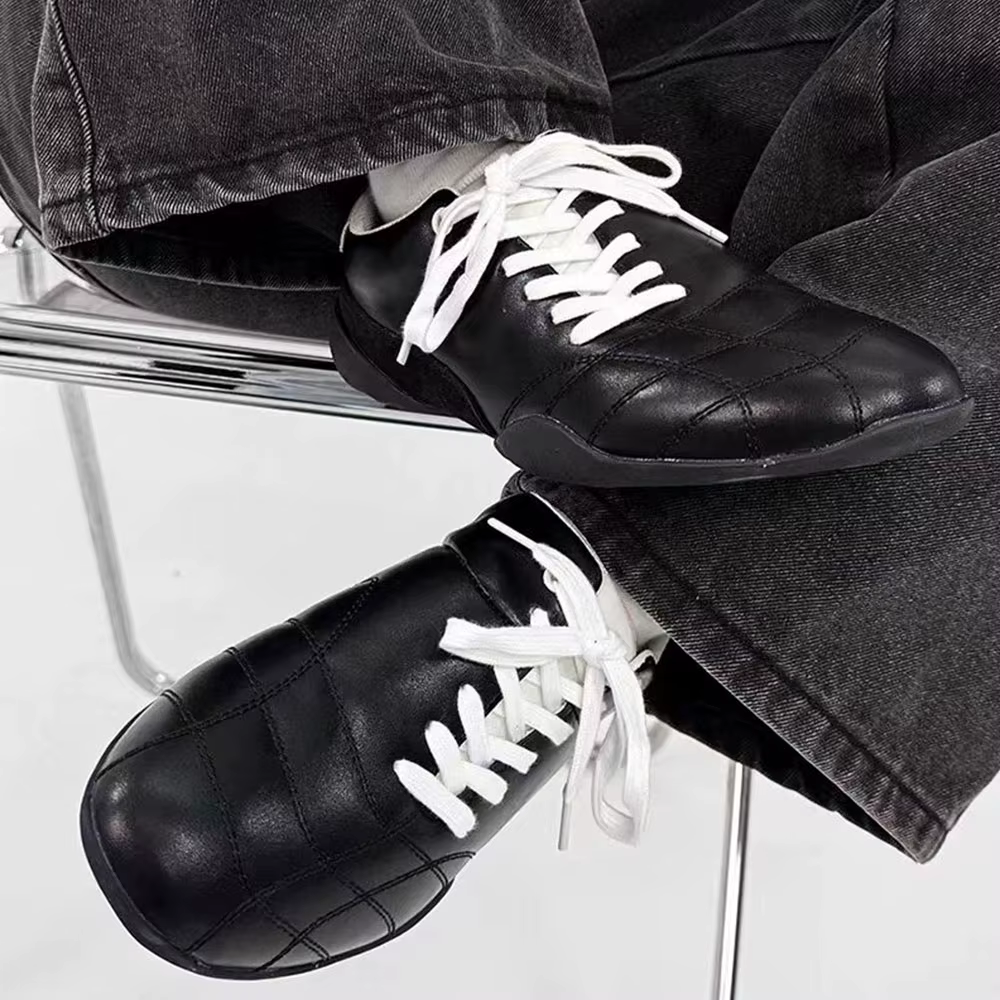 2025 marque femmes noir style football décontracté baskets chaussures plates pour homme lacets chics