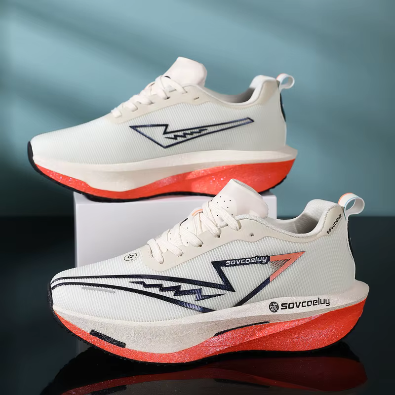 Chaussures de course avec plaque en carbone