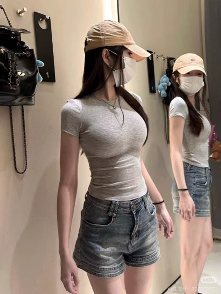 T-shirt à épaules épicées de style américain pour femmes en été 2025, haut court ajusté et amincissant, court élastique de base s