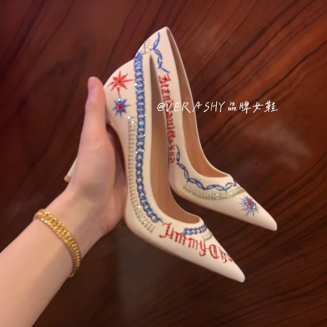 Chaussures à talons hauts brodés pour femmes