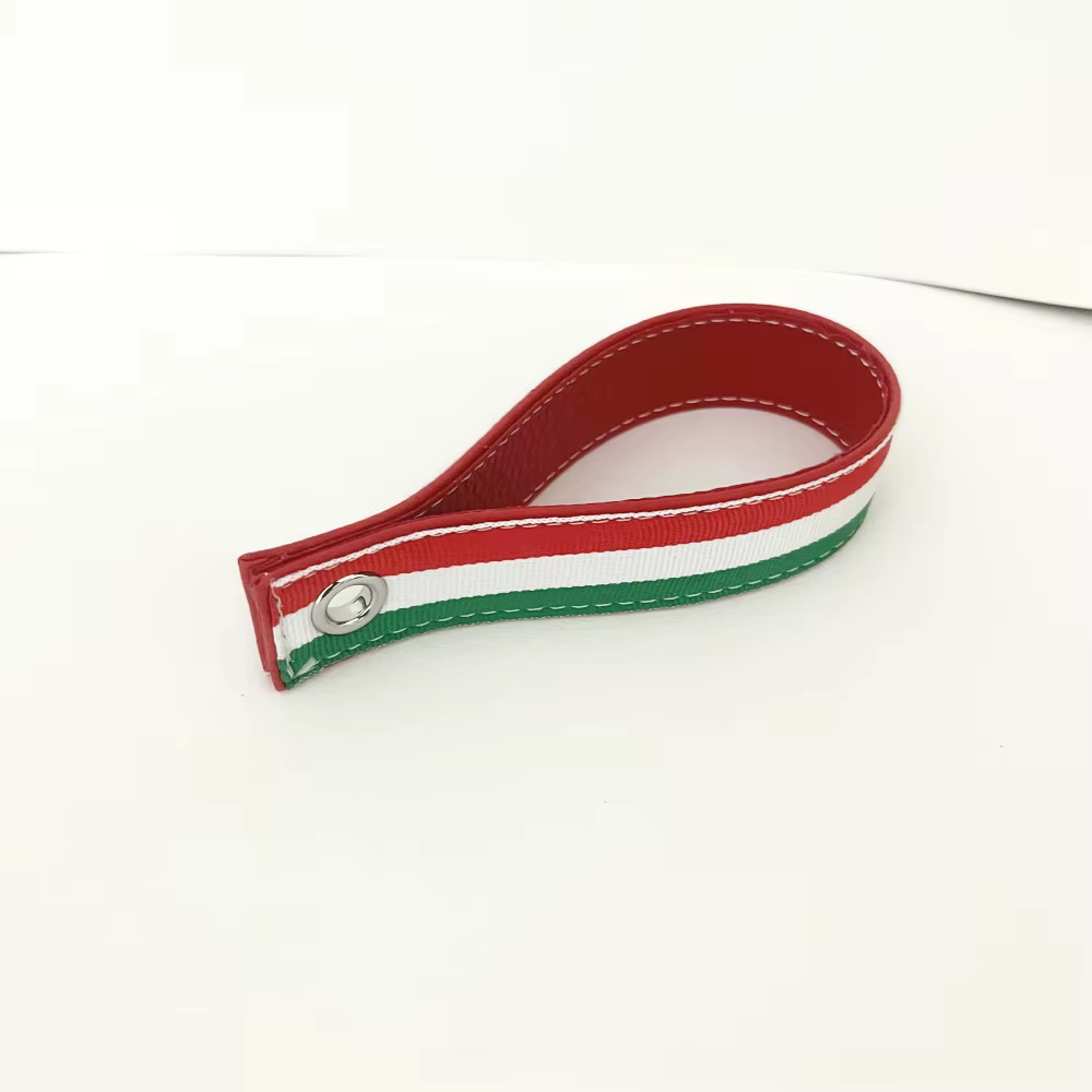 Sangle de hayon en cuir pour style de voiture, couleur rouge, lettrage adapté pour voiture de sport 500 595
