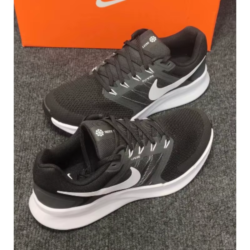 Nike Run Swift 3 Black Baskets basses pour hommes