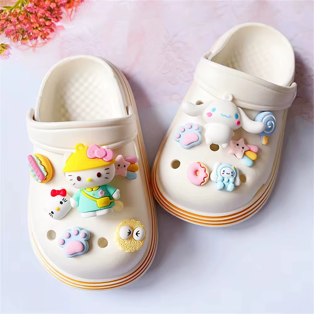 MESUCA dessin animé 3D mignon Kuromi poupée breloque chaussures accessoires bricolage détachable enfants sabots en bois sandale boucle