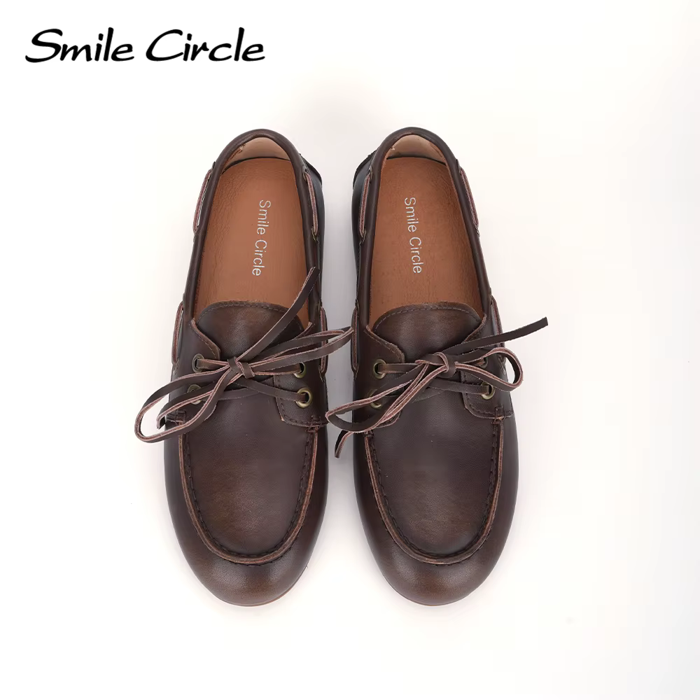 Chaussures Bateau en Cuir group pour Femme