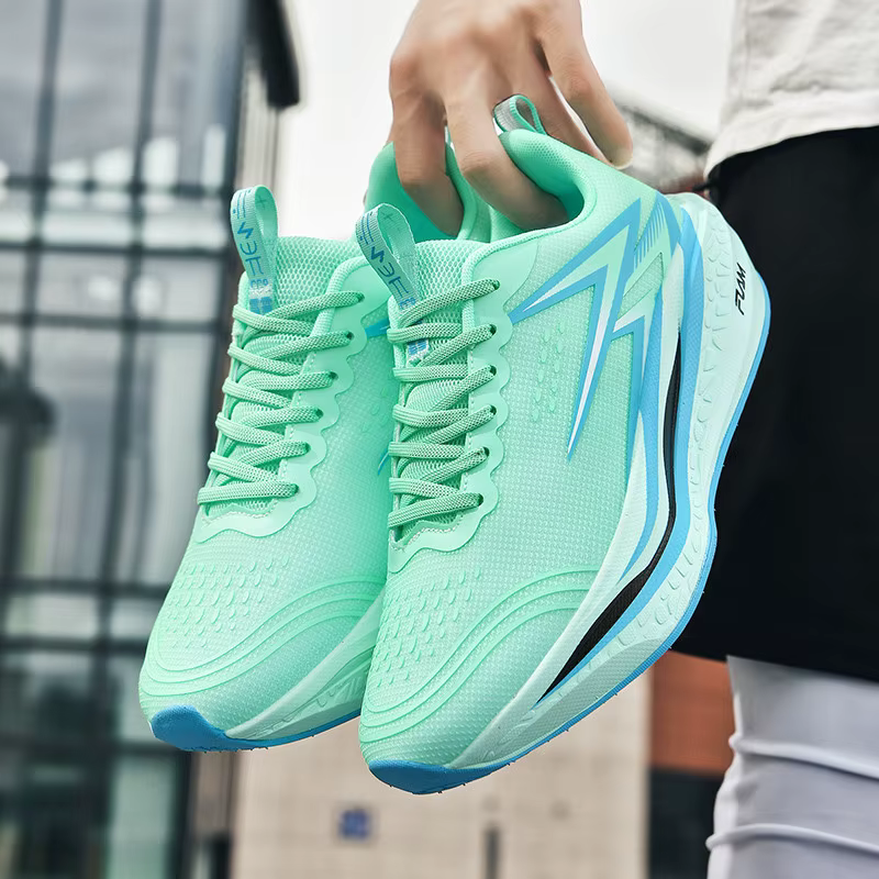 Chaussures de course spécialisées Marathon hommes sport respirant léger planche de carbone femmes confortables athlétiques baskets antidérapantes