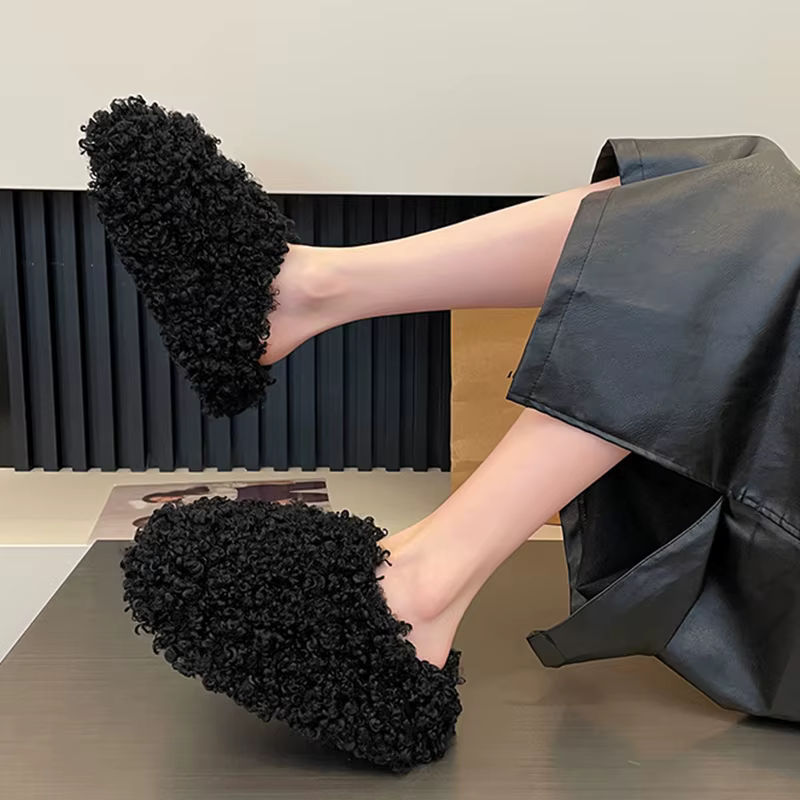 Chaussons d'hiver en fourrure pour femme, pantoufles à plateforme moyenne, bout couvert, en peluche, 2026, style Rome, talons sabot, chaussures d'intérieur