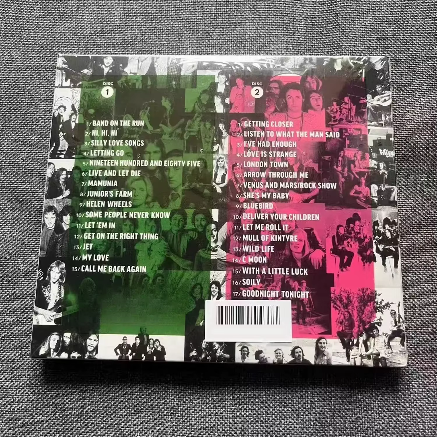 CD de compilation style rock, design collage vintage noir et blanc, disque musical pop classique de collection