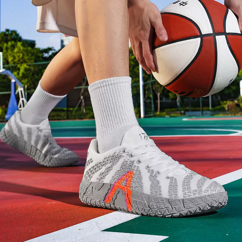 Nouvelles chaussures de basket-ball montantes