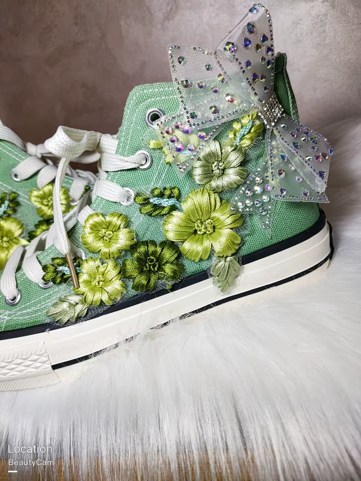 Chaussures montantes en toile pour femmes