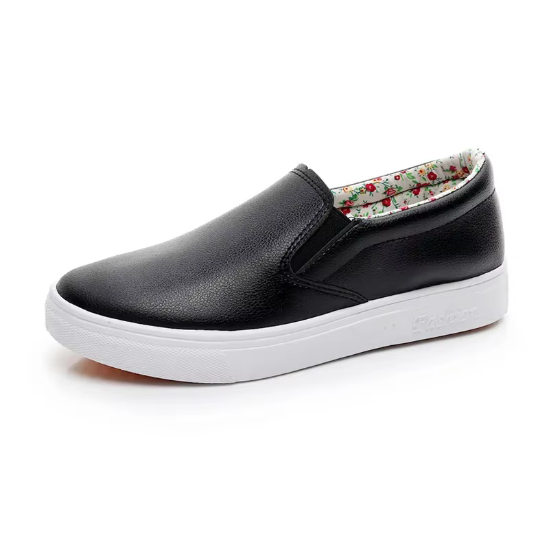 Chaussures plates à enfiler en cuir verni blanc pour femme