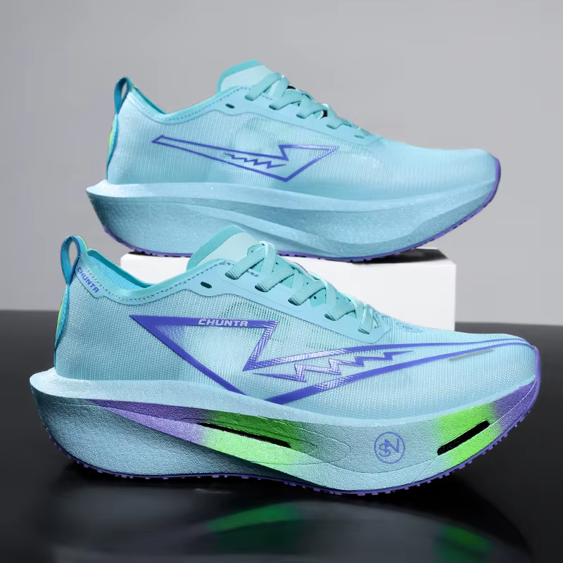 Chaussures de course avec plaque en carbone