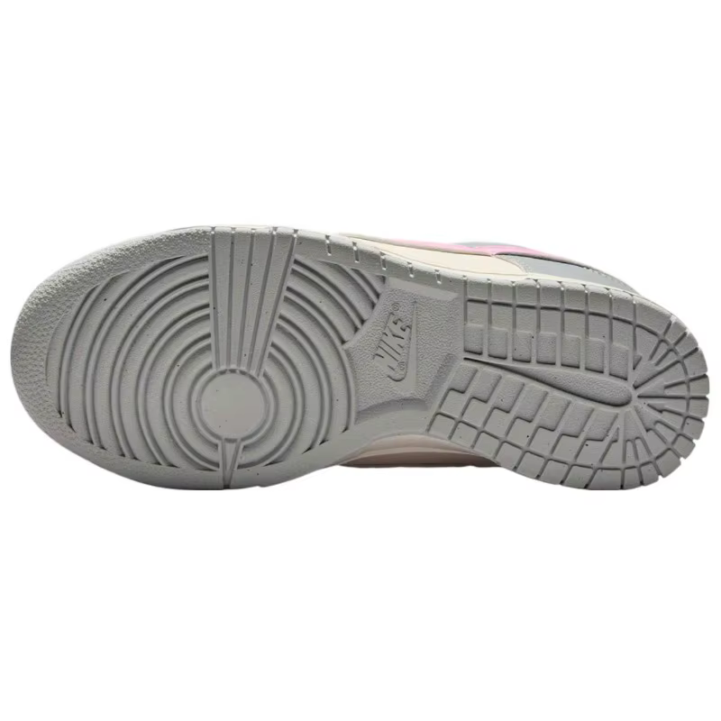 Nike Dunk Low, baskets basses confortables et tendance