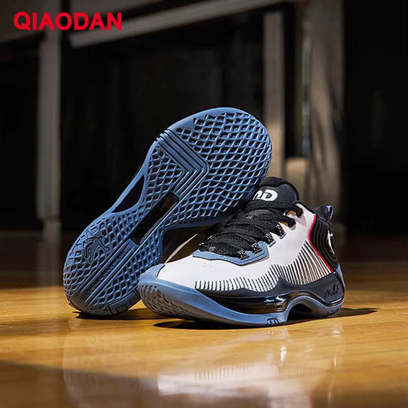 Chaussures de basketball QIAODAN pour hommes 2026 – Nouvelles baskets montantes en cuir légères et antidérapantes pour
