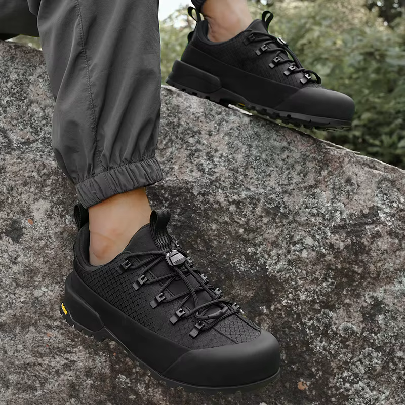 2025 nouvelles chaussures d'alpinisme