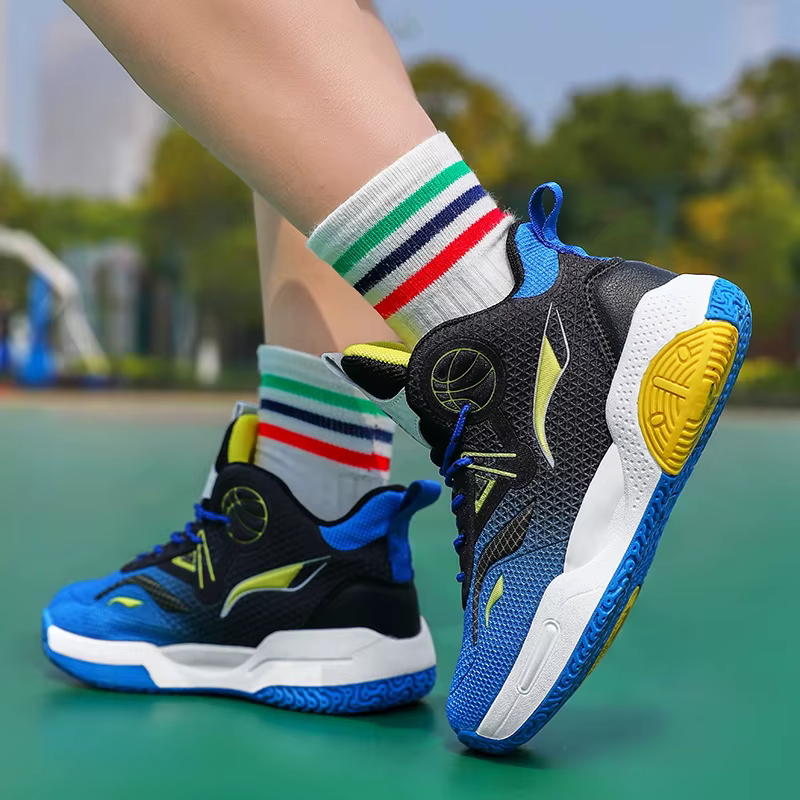 Baskets de basket-ball en maille respirante pour enfants