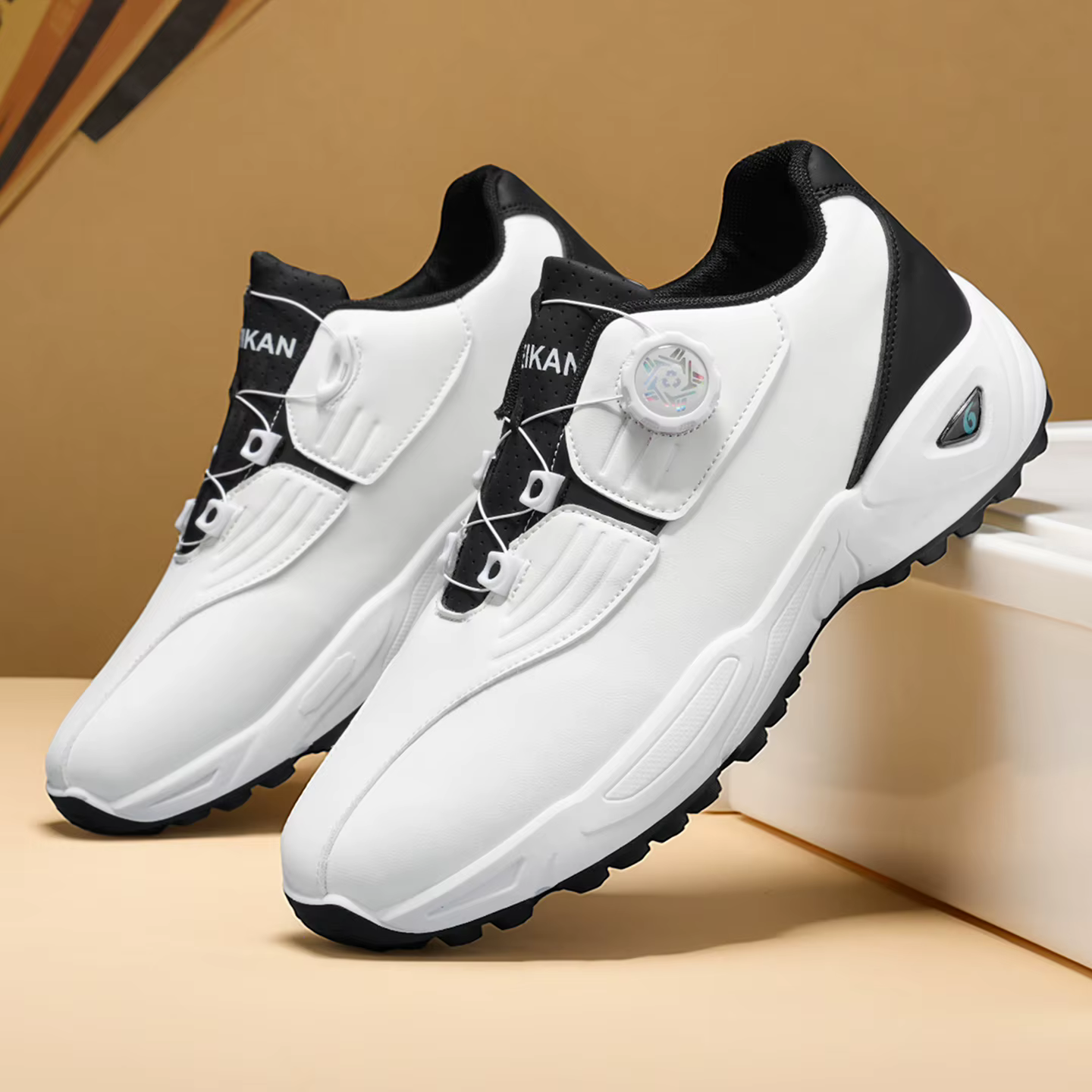 Chaussures de golf pour hommes : baskets athlétiques antidérapantes de haute qualité équipées d'un bouton rotatif pour un confort ultime !