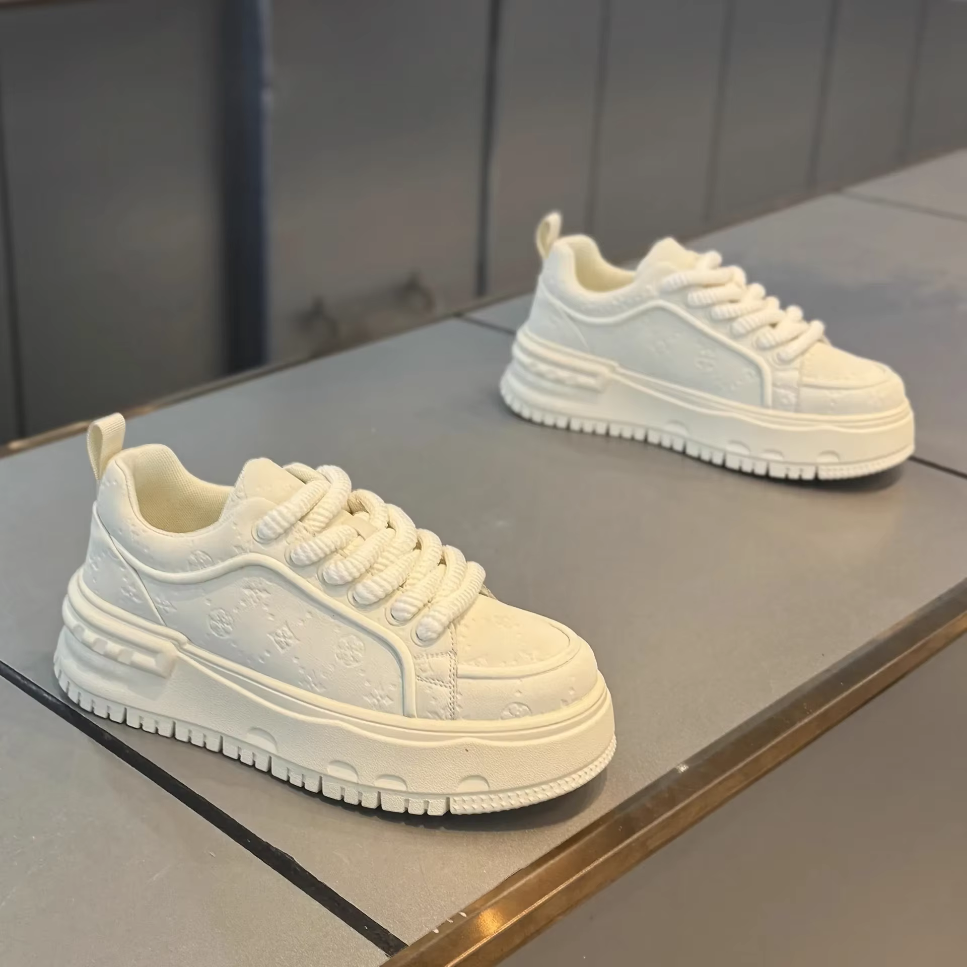 Chaussures légères et tendance pour hommes