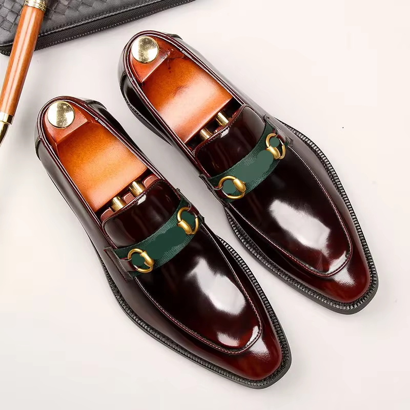 Chaussures en cuir verni pour hommes