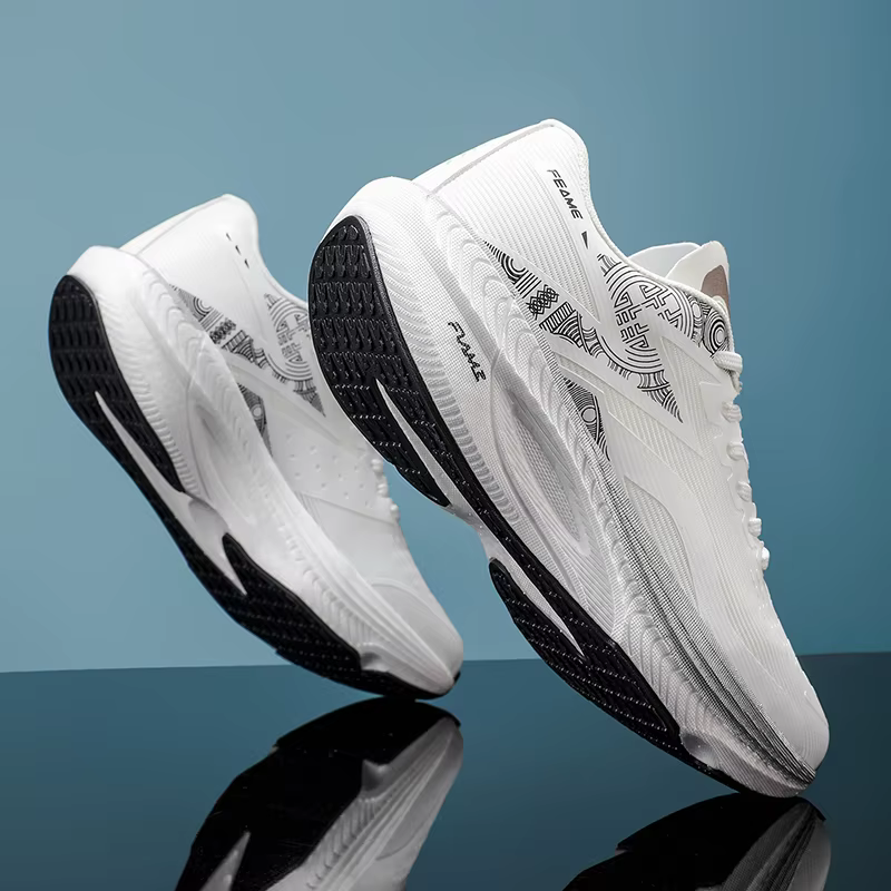 Chaussures de course tendance pour hommes été 2026