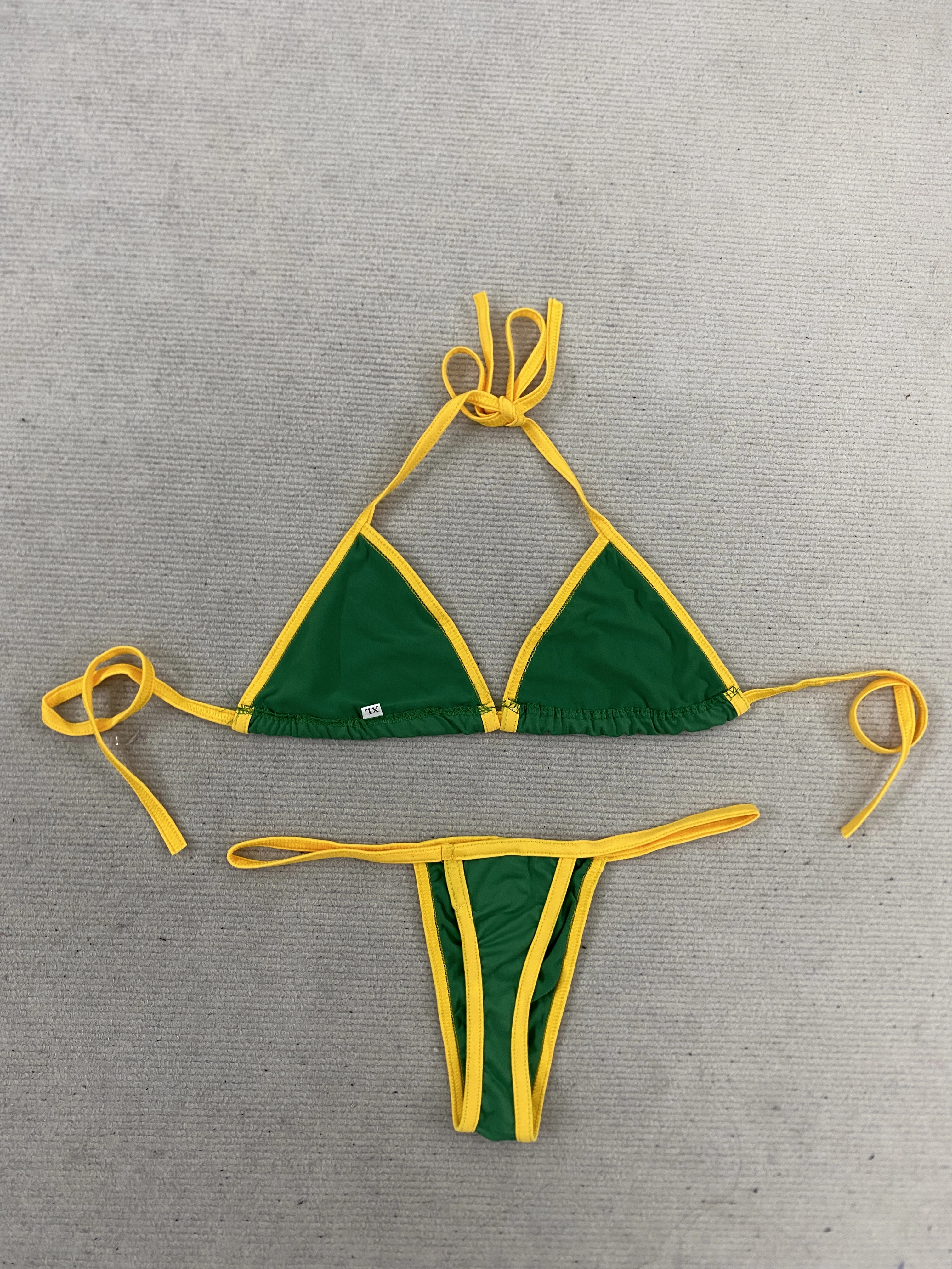 Bikini sexy style Spice Girl européen et américain pour l'été, avec col à nouer