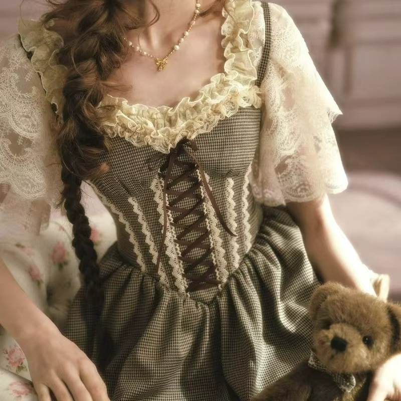 Chemisiers élégants de style Lolita victorien pour femmes, chemisiers vintage en dentelle à manches courtes évasées et volants, blouses douces Y2K amples pour femmes
