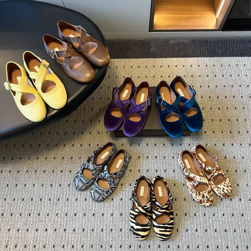 Chaussures plates en velours pour femme