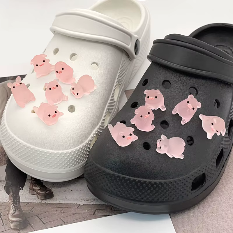 Breloques de chaussures cochon lumineux rose 3D