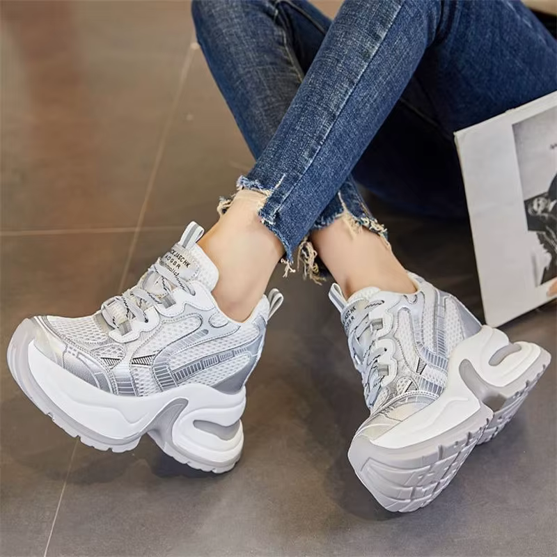 Baskets compensées vulcanisées en cuir véritable et maille synthétique de 12 cm pour femme – Idéales printemps