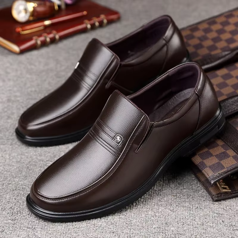 Chaussures en cuir véritable faites à la main pour hommes